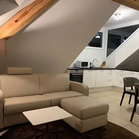 Apartmán Furnished Homes