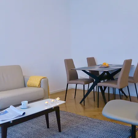 Furnished Homes *