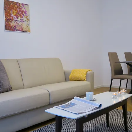 Furnished Homes *