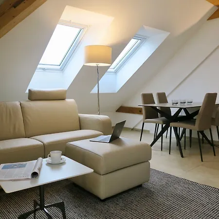 Furnished Homes *