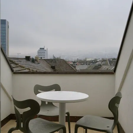 Furnished Homes *