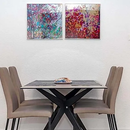 דירה Furnished Homes