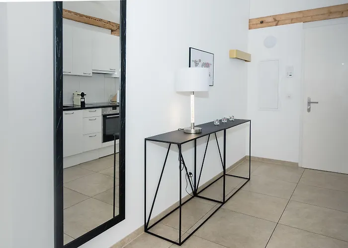 Apartment Furnished Homes *