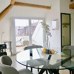Furnished Homes *