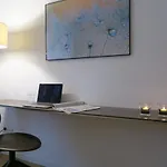 Apartment Furnished Homes *