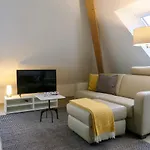 Apartment Furnished Homes *